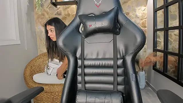 GeorginaCollins from StripChat is Freechat