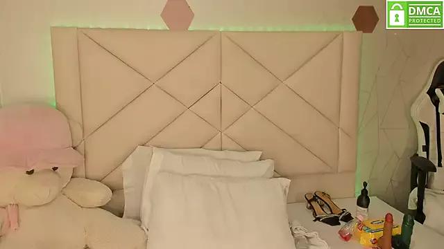 Try our streaming cams variety and talk on a personal level with our adorable girls streamers, showing off their bountiful shapes and dildos.