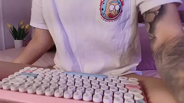 Try our streaming cams variety and talk on a personal level with our adorable girls streamers, showing off their bountiful shapes and dildos.