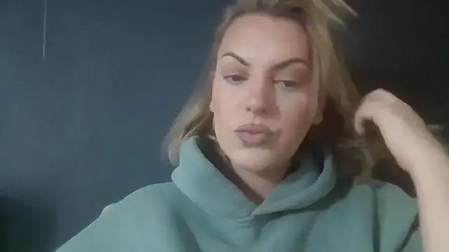 Gigi-Honey from StripChat