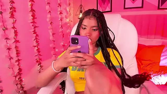 Gigi_Strawberry from StripChat