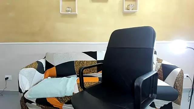 GINEVRAcamgirl from StripChat is Freechat