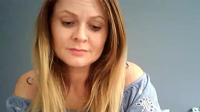 Ginger-bb from StripChat is Freechat