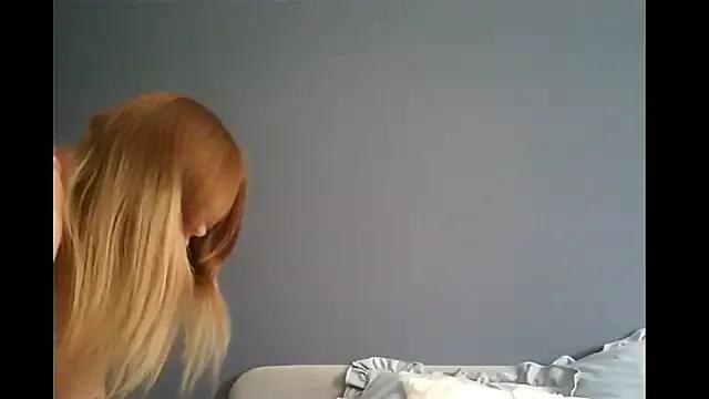 Ginger-bb from StripChat