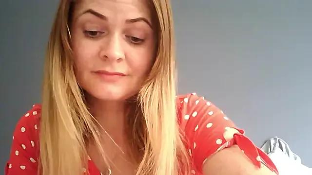 Ginger-bb from StripChat