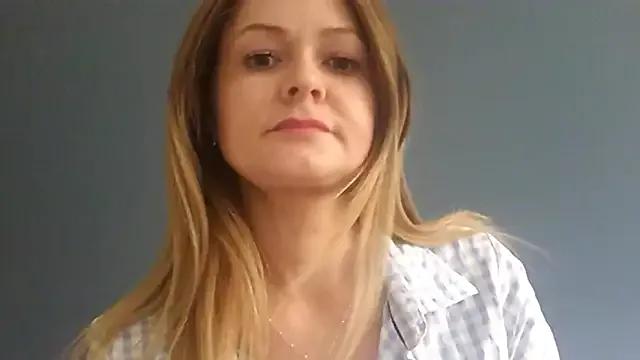 Ginger-bb from StripChat