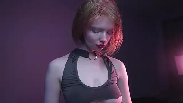 ginger_hugs from StripChat