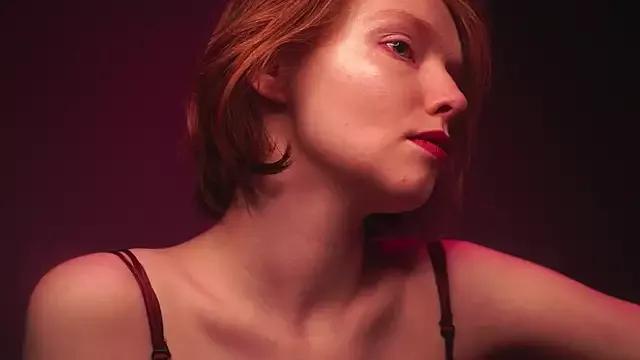 ginger_hugs from StripChat