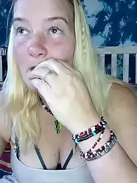 GingerKtm21 from StripChat