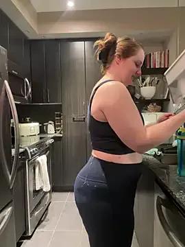 GingerSnap33 from StripChat