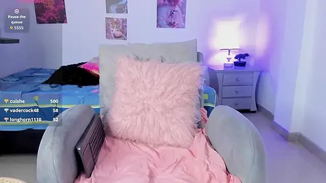 Try our streaming cams variety and talk on a personal level with our adorable girls streamers, showing off their bountiful shapes and dildos.
