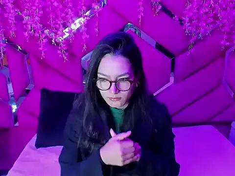 Gisell_Squirt_ from StripChat is Freechat