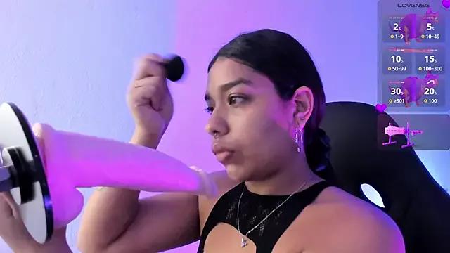 giselle_upp from StripChat is Freechat
