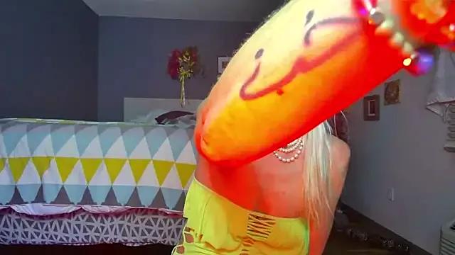 Glamazing from StripChat is Freechat