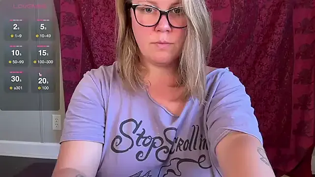 GlitterKitty108 from StripChat is Freechat