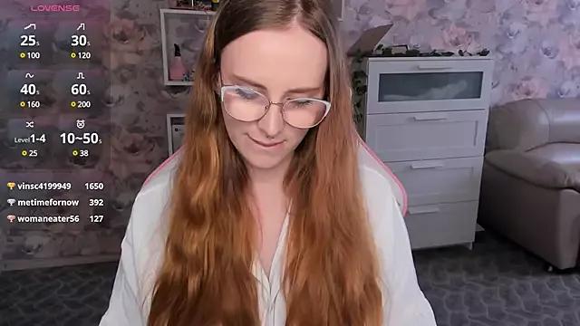Gloria_live from StripChat is Freechat