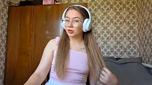 Try our streaming cams variety and talk on a personal level with our adorable girls streamers, showing off their bountiful shapes and dildos.
