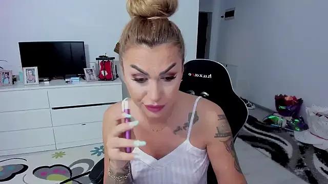 glossypostop from StripChat is Freechat