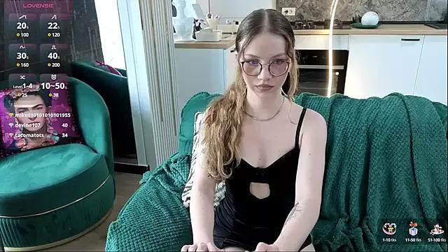 Goddess_Alaska from StripChat is Freechat