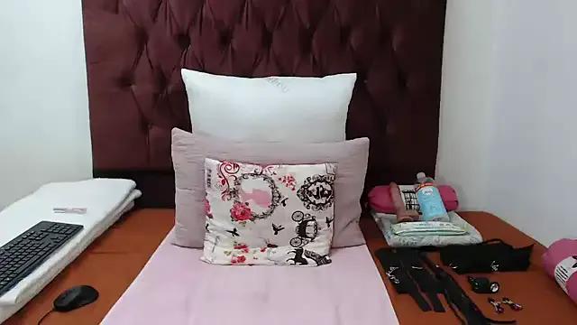 Try our streaming cams variety and talk on a personal level with our adorable girls streamers, showing off their bountiful shapes and dildos.