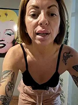 Goddessfoxyla from StripChat