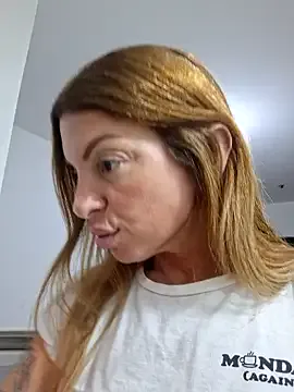 goddessfoxyla on StripChat 