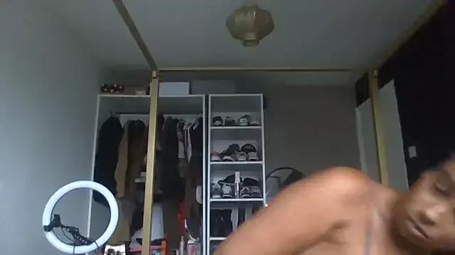 GoddessLunaNoir from StripChat is Freechat