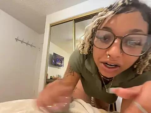 GoddessNih from StripChat
