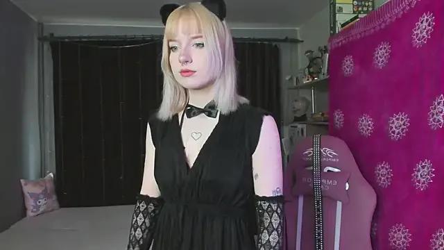 Godlikegirlyy from StripChat