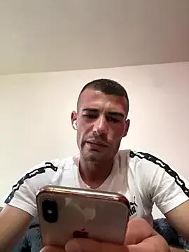 Gold7leonnnn from StripChat is Freechat