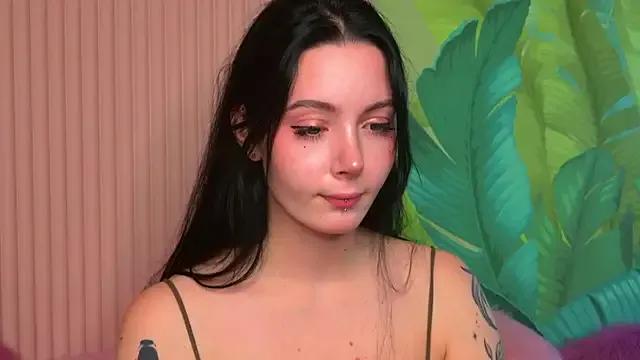Goldy_Stark from StripChat is Freechat