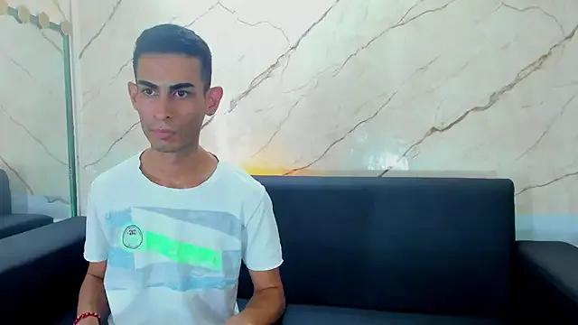 Golldens_Dreamss from StripChat is Freechat
