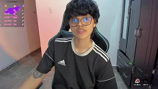 gooddess_isis from StripChat
