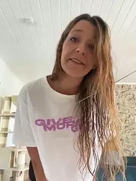 GoodWifeLillyy from StripChat