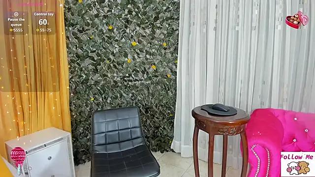 Grecia_Moore from StripChat is Freechat