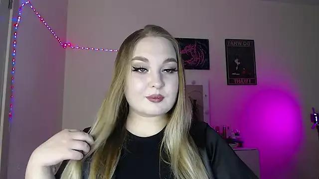 Greeenfriends6969 from StripChat