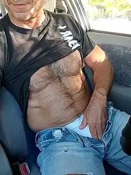 GreekGuyOutdoors from StripChat