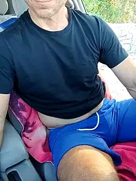 GreekGuyOutdoors from StripChat