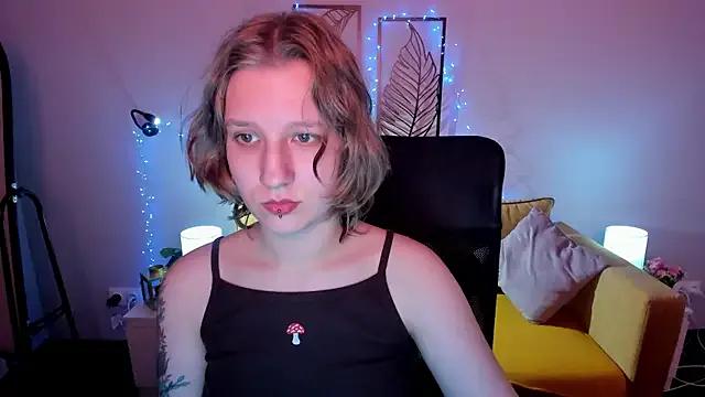 Hailey_Foxy from StripChat is Freechat