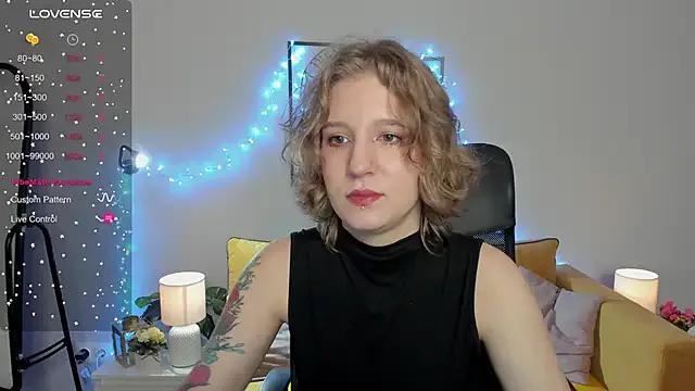 Hailey_Foxy from StripChat is Freechat