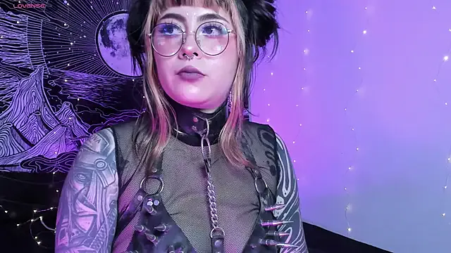 Hallucigenia_ on StripChat 