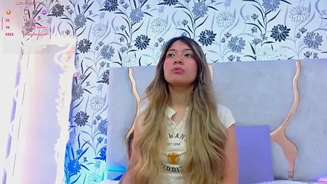 Hanaa_tay from StripChat is Freechat