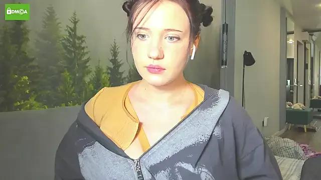 HanahW from StripChat