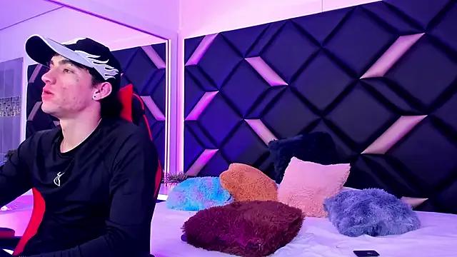 Try our streaming cams variety and talk on a personal level with our adorable girls streamers, showing off their bountiful shapes and dildos.