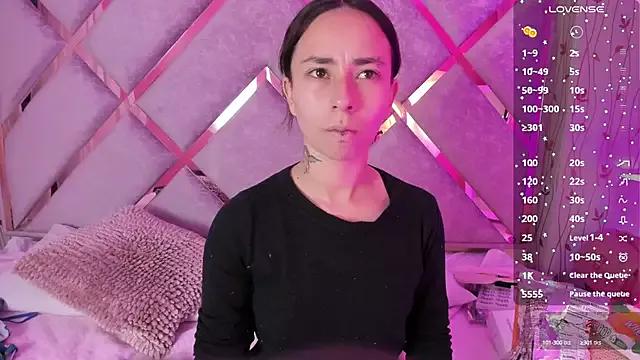 hanna__azumi from StripChat