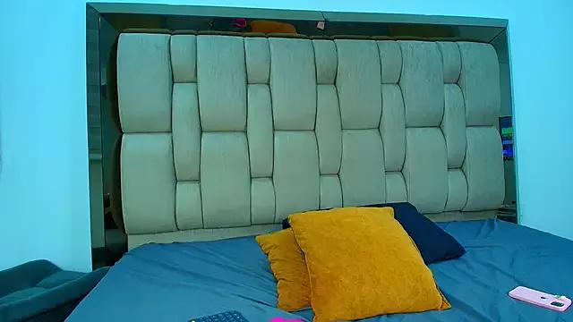 Try our streaming cams variety and talk on a personal level with our adorable girls streamers, showing off their bountiful shapes and dildos.