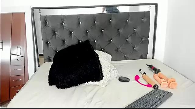 Try our streaming cams variety and talk on a personal level with our adorable girls streamers, showing off their bountiful shapes and dildos.