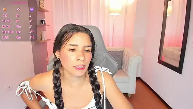 hanna_mils from StripChat