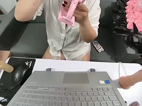 Hanna_Mina on StripChat 