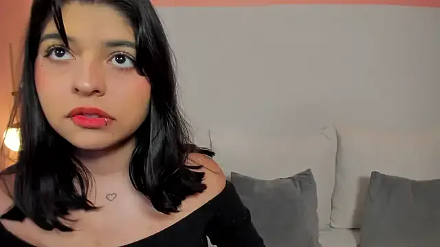 hannaa_bloom on StripChat 